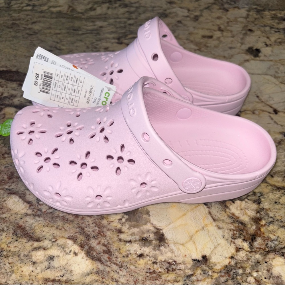 Crocs Women’s NWT - Picture 2 of 12